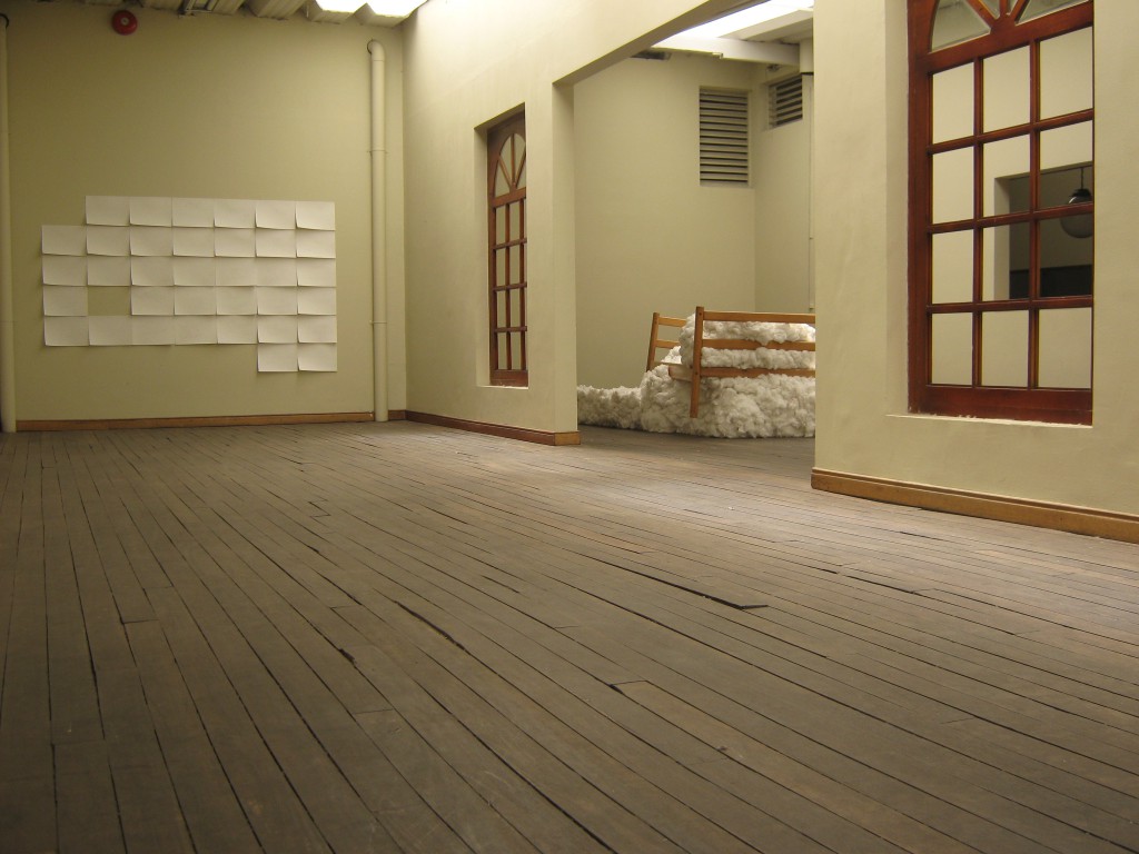 Todos los días absurdo (2011)